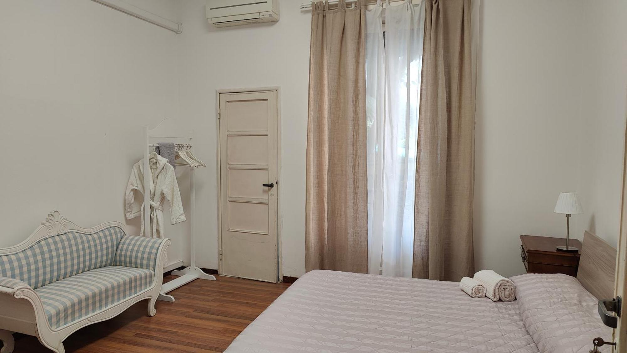 Double Room Private Bathroom